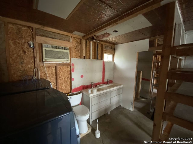 Image 5 of 11 For 719 Olive S