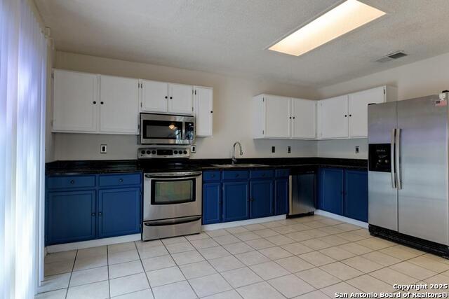 Image 5 of 25 For 6867 Cape Meadow Dr