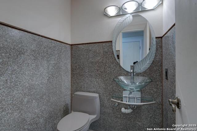 Image 8 of 25 For 6867 Cape Meadow Dr
