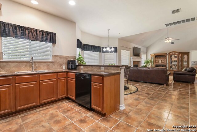 Image 9 of 49 For 3353 Joshs Way