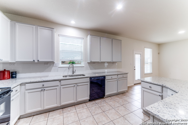 Listing photo id 3 for 145 Rolling