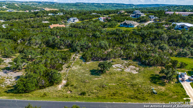 Listing photo id 12 for 517 Cielo