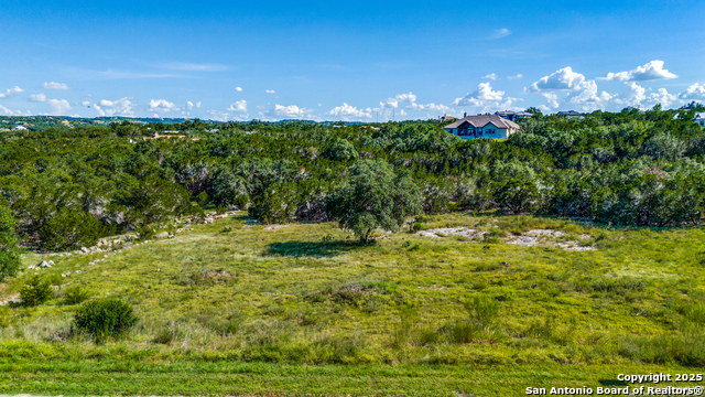 Listing photo id 16 for 517 Cielo