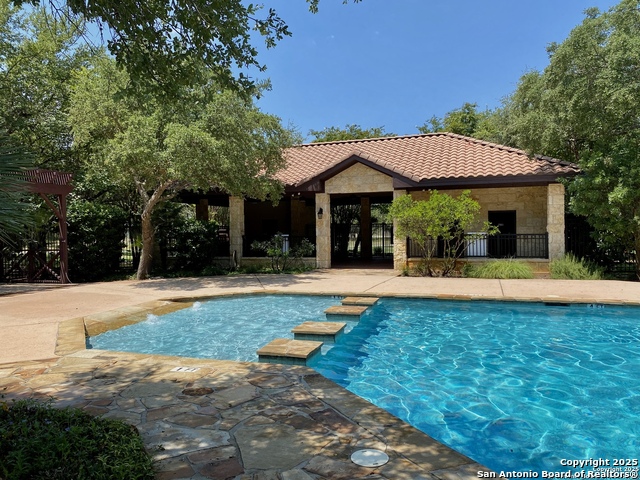 Listing photo id 0 for 517 Cielo
