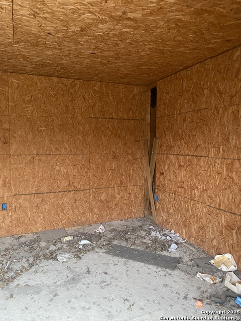 Listing photo id 2 for 205 Nitta  