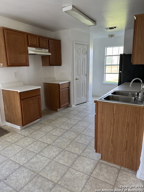 Image 4 of 12 For 112 San Antonio Street