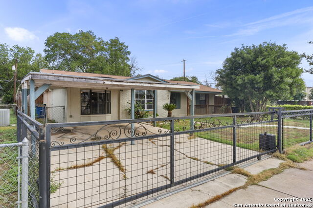 Image 2 of 27 For 103 Carmen Pl