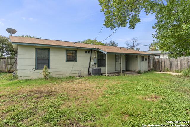 Image 24 of 27 For 103 Carmen Pl