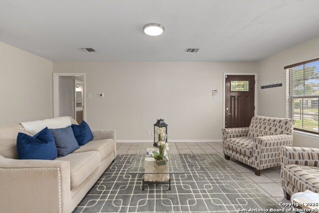 Image 5 of 27 For 103 Carmen Pl