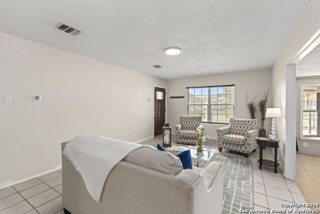 Image 7 of 27 For 103 Carmen Pl