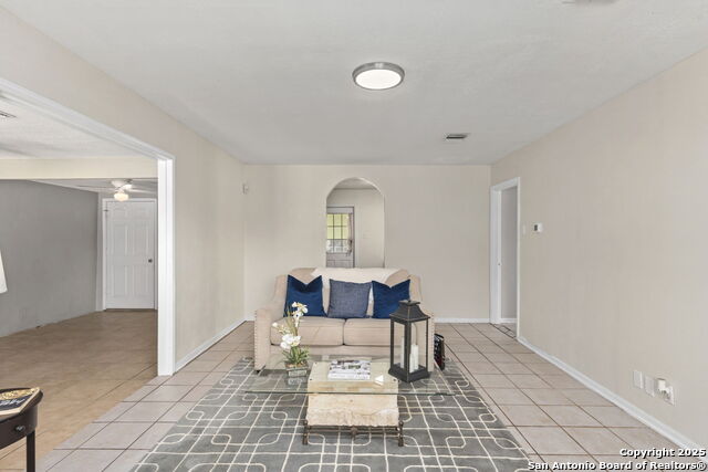 Image 9 of 27 For 103 Carmen Pl