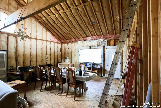 Listing photo id 6 for 466 County Road 2471