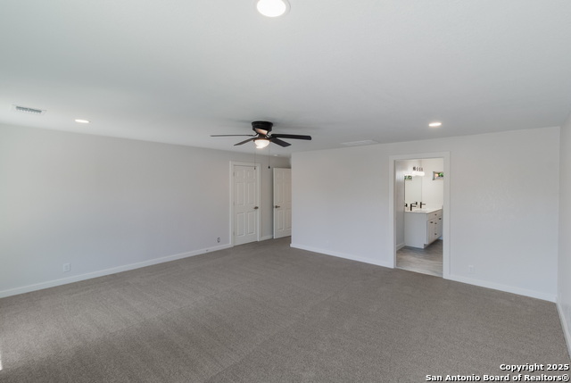 Listing photo id 16 for 1190 Hollyhock Ln