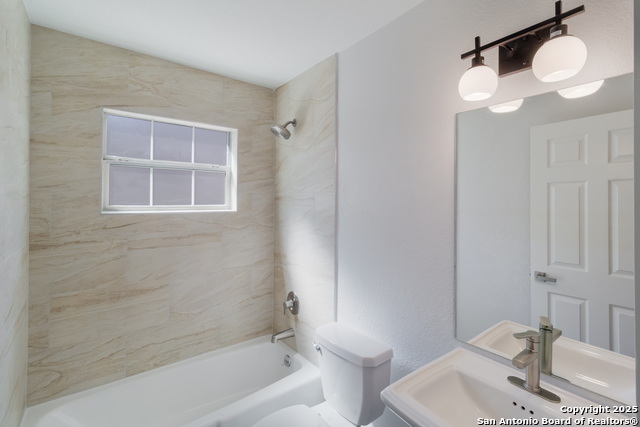 Listing photo id 23 for 1190 Hollyhock Ln