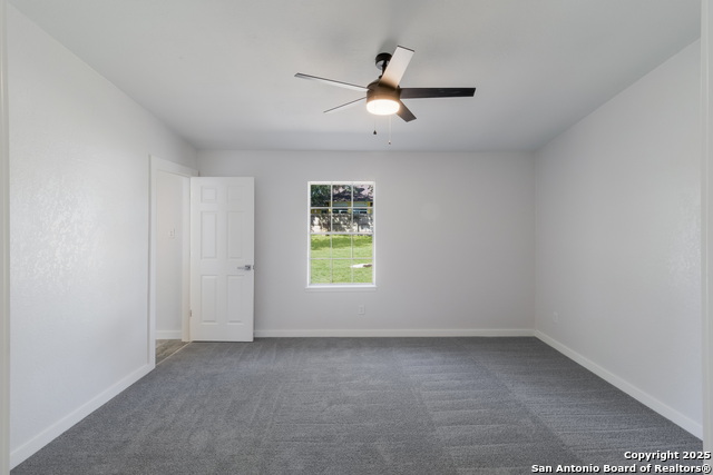 Listing photo id 26 for 1190 Hollyhock Ln