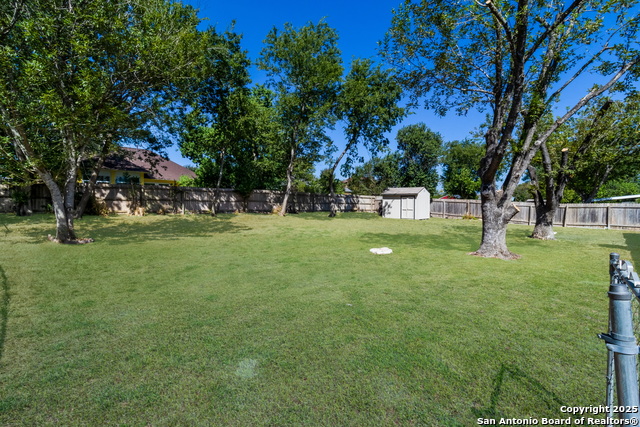Listing photo id 31 for 1190 Hollyhock Ln