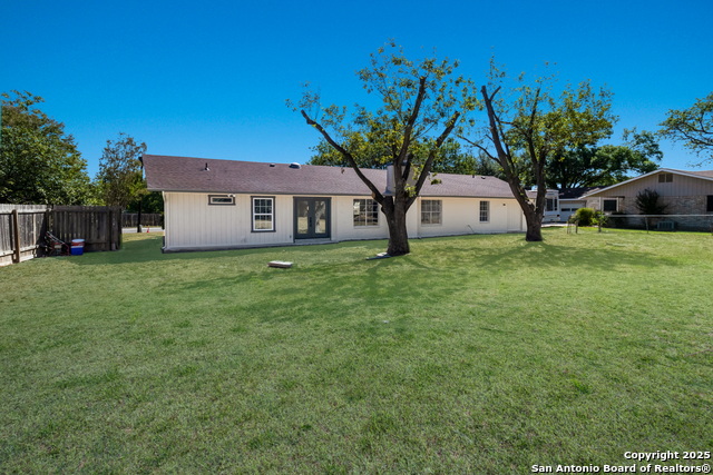 Listing photo id 34 for 1190 Hollyhock Ln