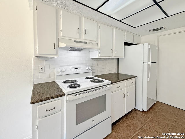 Image 6 of 18 For 9254 Ridge Town