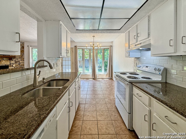 Image 8 of 18 For 9254 Ridge Town