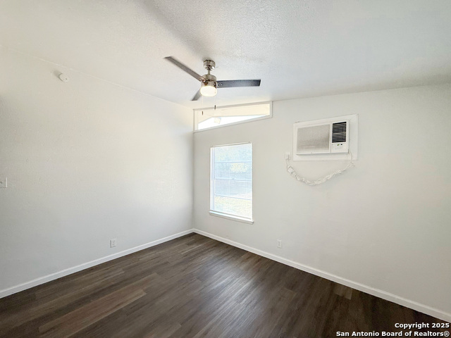Image 10 of 27 For 6034 Pine Valley