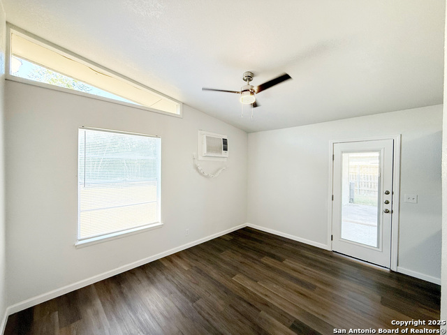 Image 13 of 27 For 6034 Pine Valley