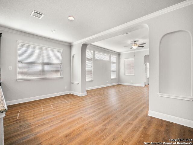 Listing photo id 10 for 10715 Ysamy Way
