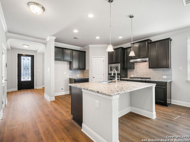 Listing photo id 3 for 10715 Ysamy Way