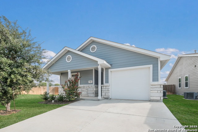 Image 2 of 21 For 702 Shorleaf