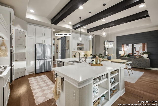 Listing photo id 10 for 5755 High Forest