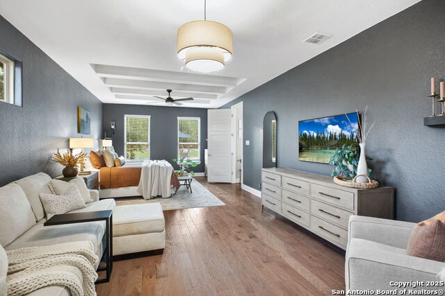 Listing photo id 17 for 5755 High Forest