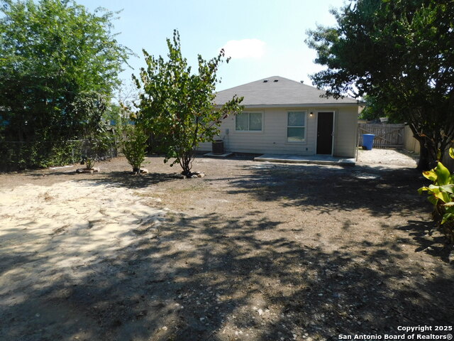 Image 14 of 15 For 6117 Apple Valley