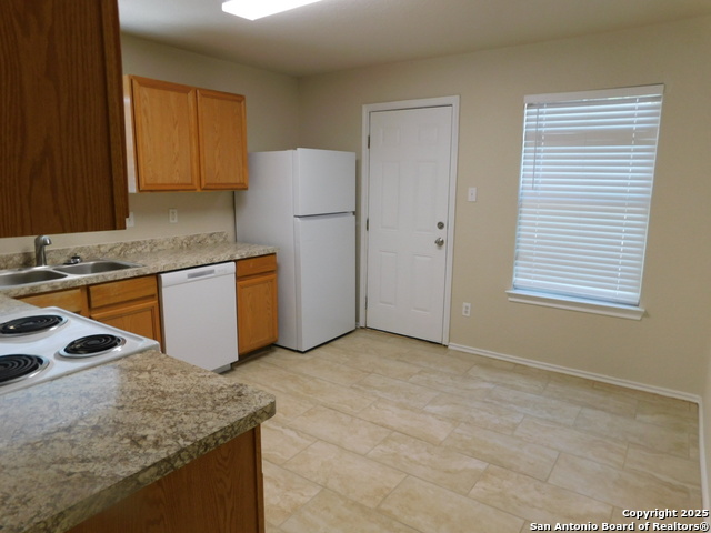 Image 3 of 15 For 6117 Apple Valley