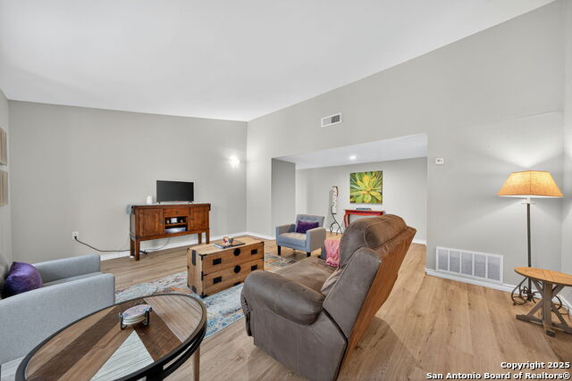 Image 10 of 31 For 3803 Barrington 15d