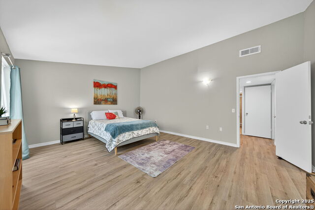 Image 17 of 31 For 3803 Barrington 15d