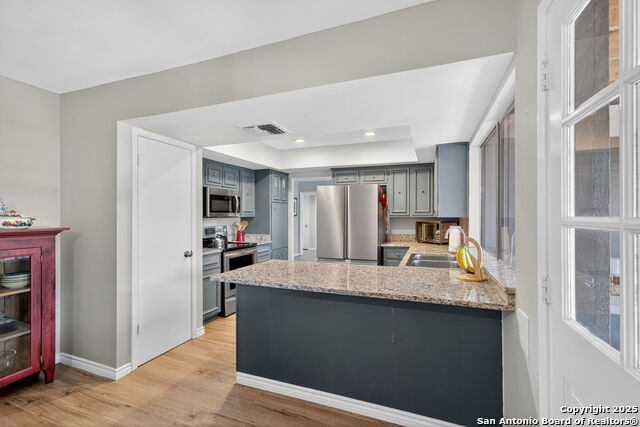 Image 3 of 31 For 3803 Barrington 15d