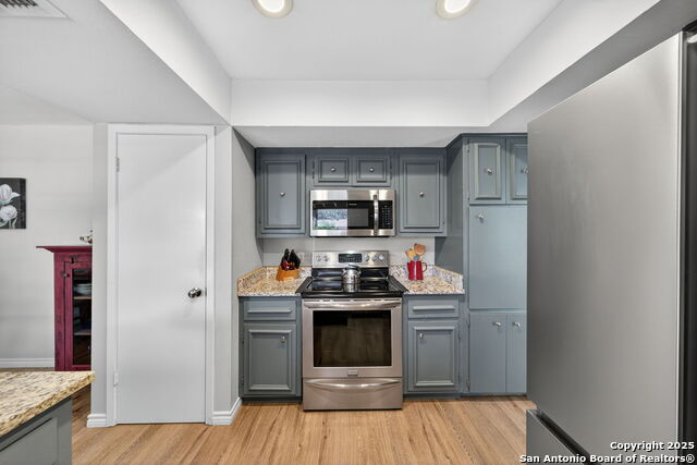 Image 4 of 31 For 3803 Barrington 15d