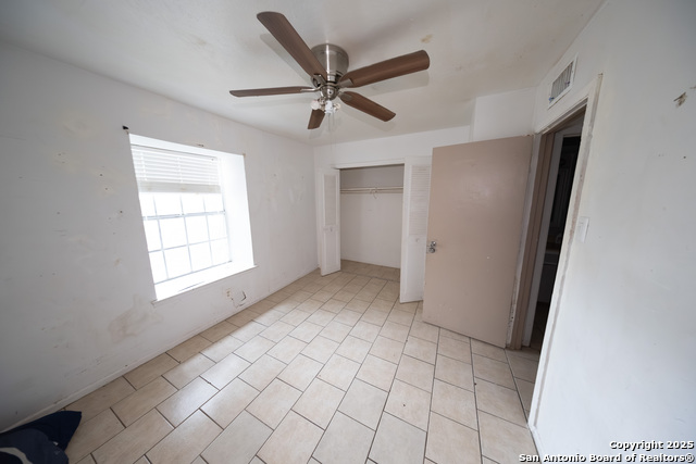 Listing photo id 10 for 170 De Chantle Apt 709