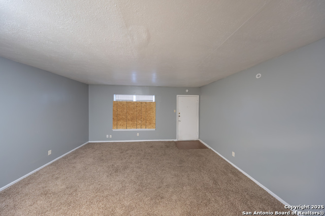 Listing photo id 14 for 170 De Chantle Apt 709