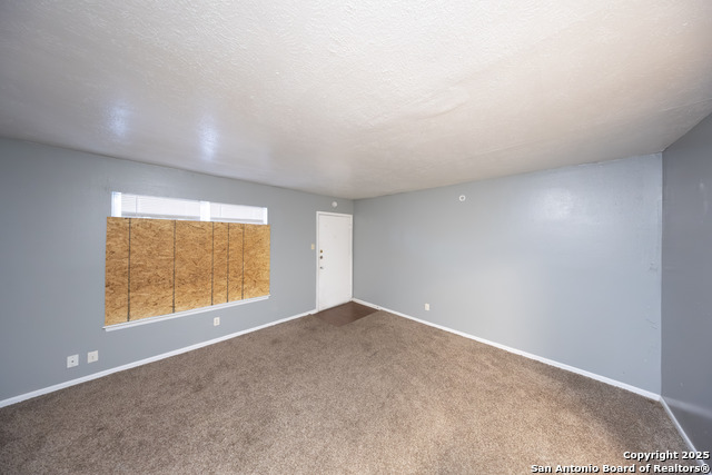 Listing photo id 15 for 170 De Chantle Apt 709