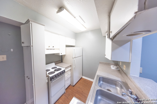 Listing photo id 18 for 170 De Chantle Apt 709