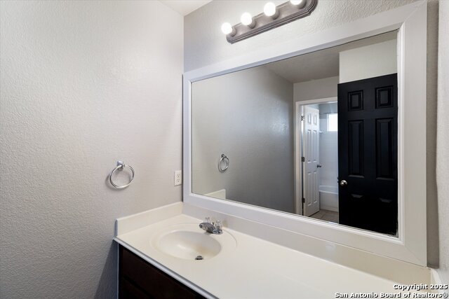 Image 29 of 32 For 20514 Cliff Park Ln