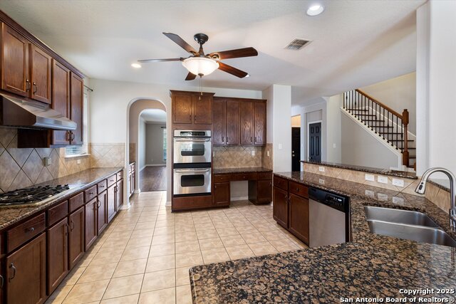 Image 9 of 32 For 20514 Cliff Park Ln