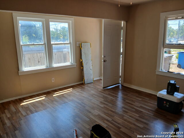 Image 12 of 15 For 1503 Lombrano