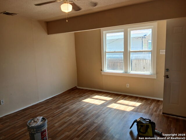 Image 6 of 15 For 1503 Lombrano