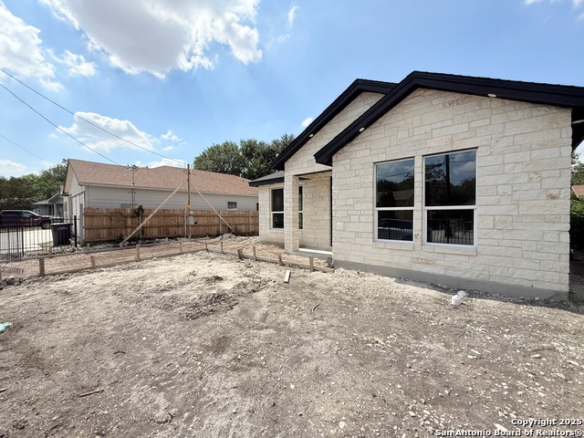 Listing photo id 8 for 3123 Neptune St