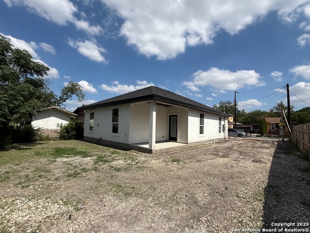 Listing photo id 10 for 3123 Neptune St