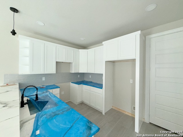 Listing photo id 2 for 3123 Neptune St
