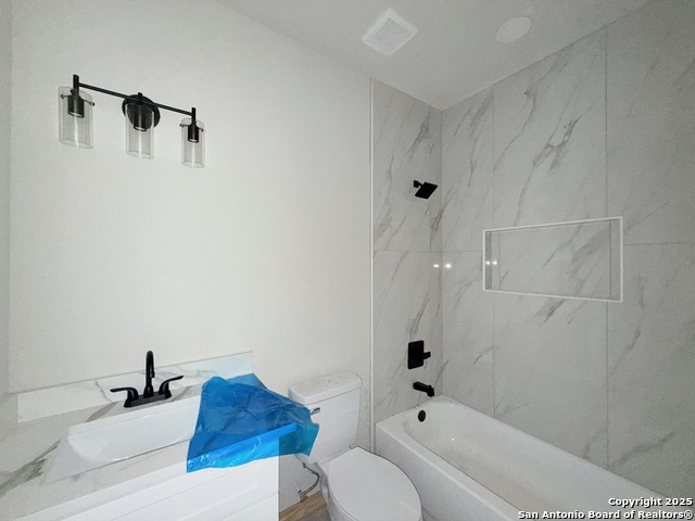 Listing photo id 7 for 3123 Neptune St