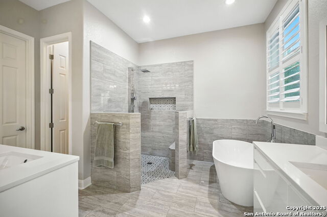 Listing photo id 19 for 7023 Hovingham