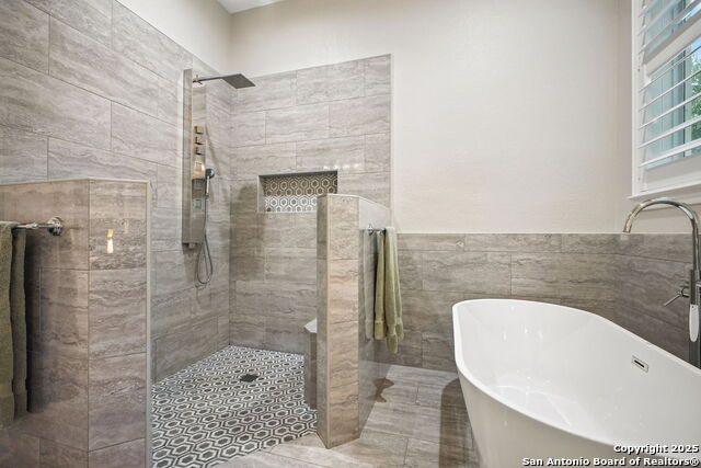 Listing photo id 20 for 7023 Hovingham